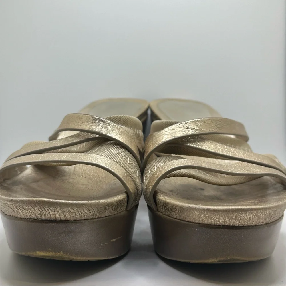 Donald‎ J Pliner Gold Strappy Wedges Size 7.5